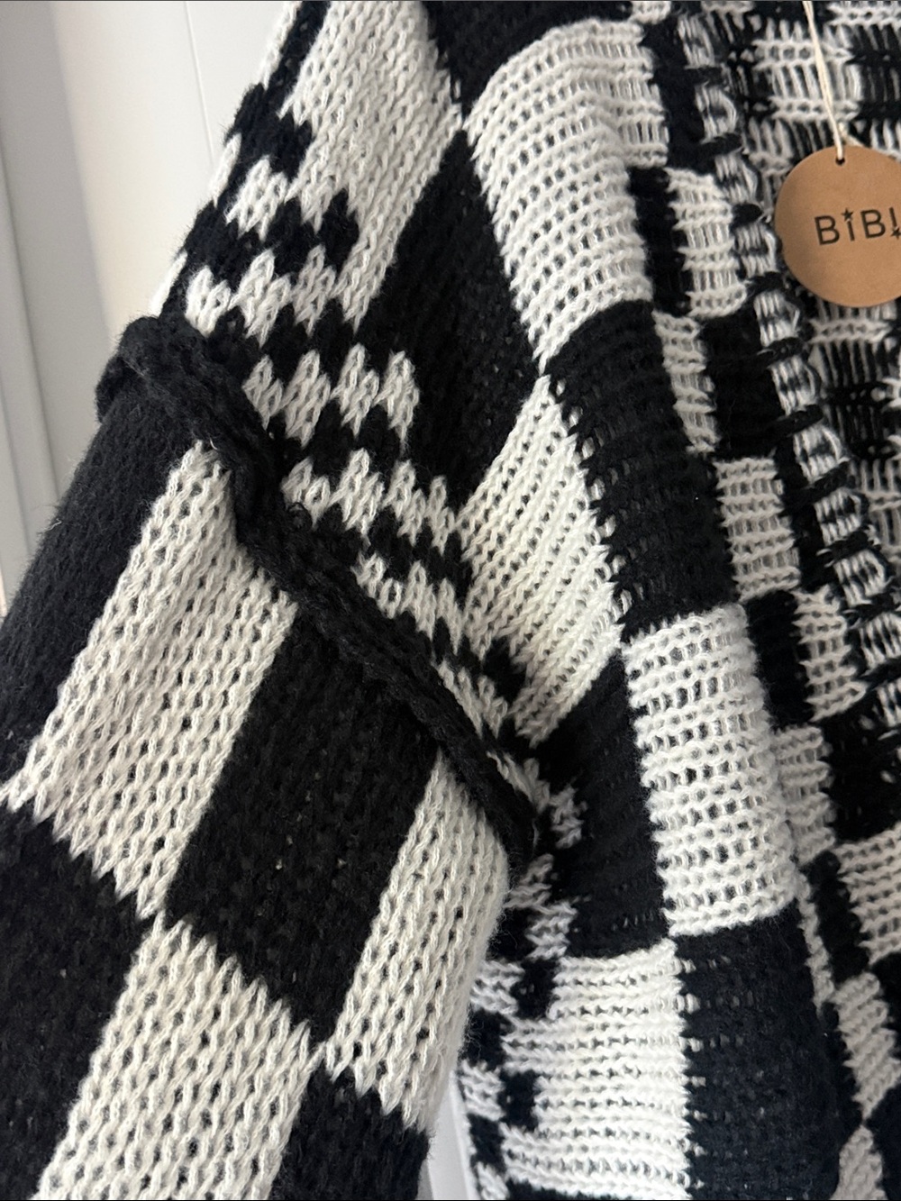 BIBI Black & White Checkerboard Oversized Knit Sweater - Picture 4 of 5